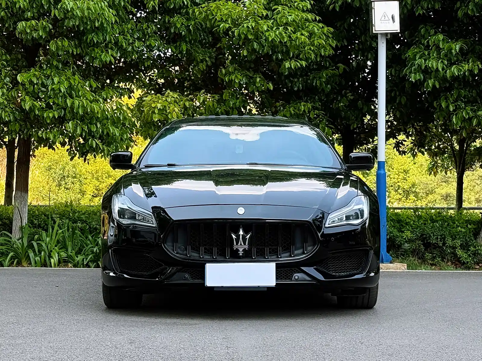 صورة 2 - Maserati Quattroporte