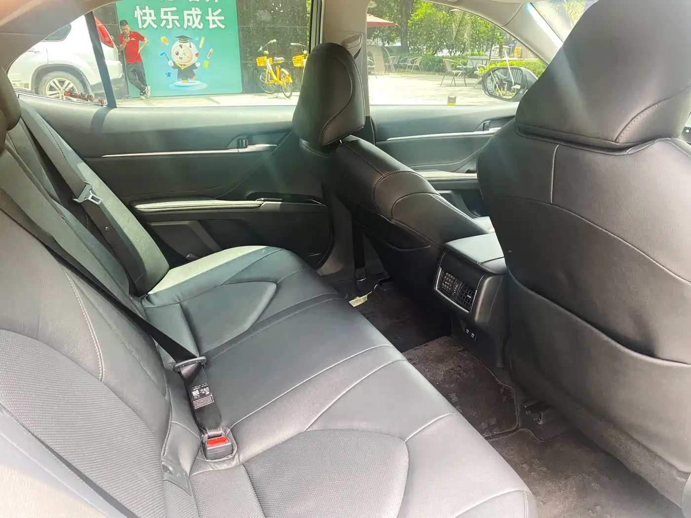 Toyota Camry 2021 Hybrid 2.5HG Luxury Edition фото 15