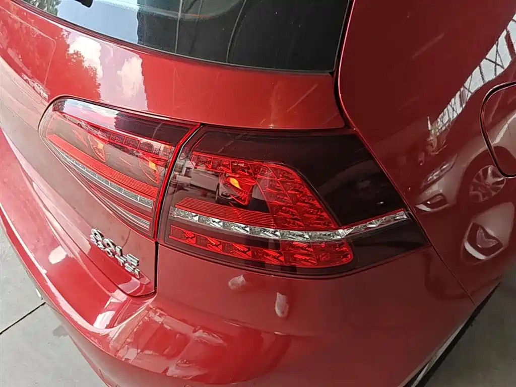 Volkswagen Golf 2017 230TSI Auto Comfort Millionth Anniversary Edition фото 8