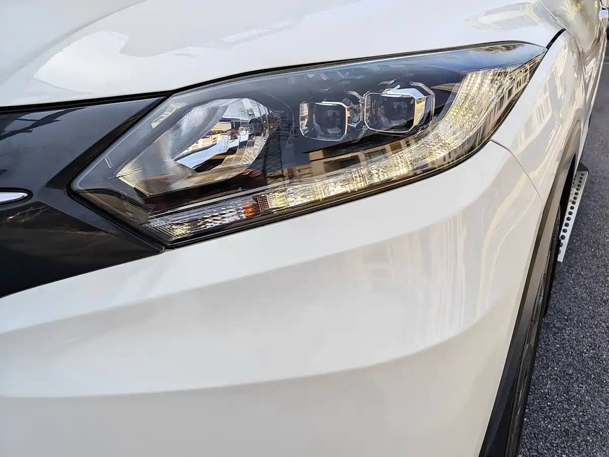 Honda Vezel 2015 2015 1.8L CVT FWD Luxury