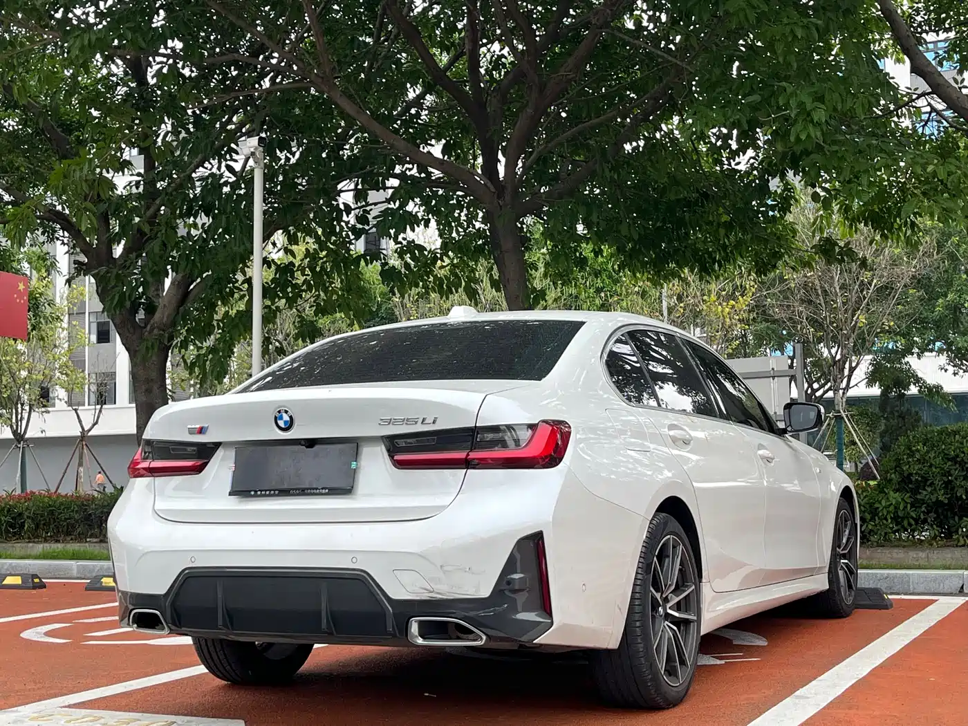 BMW 3 Series 2023 325Li M Sport Package фото 9