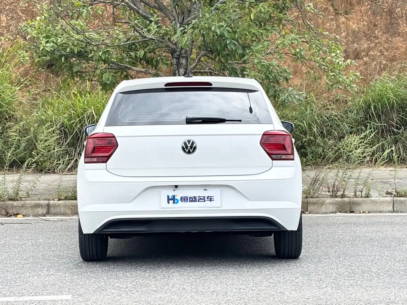 Volkswagen Polo 2021 Plus 1.5L Automatic Panorama Enjoyment Edition фото 8