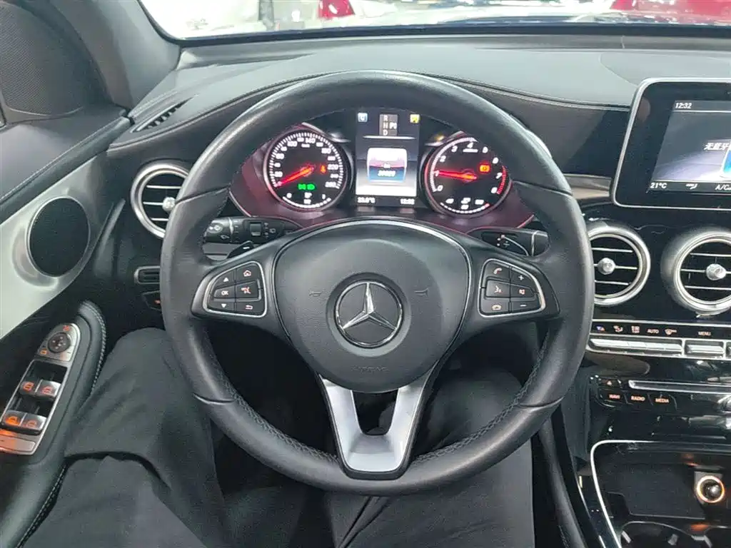 Mercedes-Benz GLC 2018 GLC 200 4MATIC фото 11