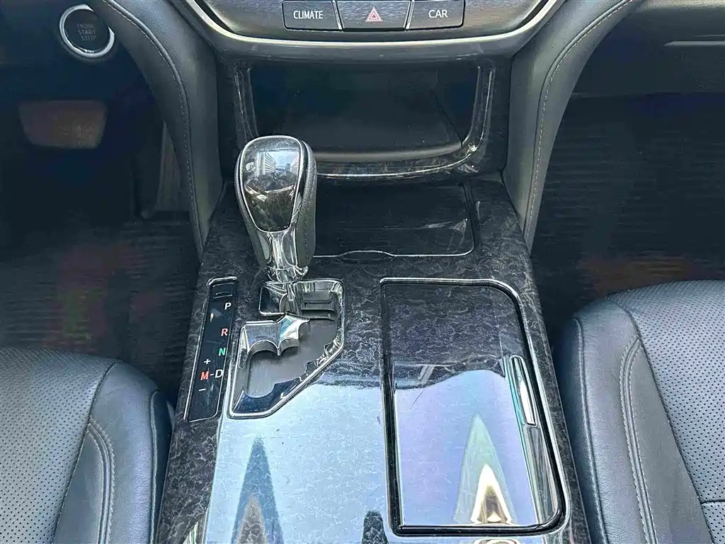Toyota Crown 2019 2018 2.0T Fashion Edition