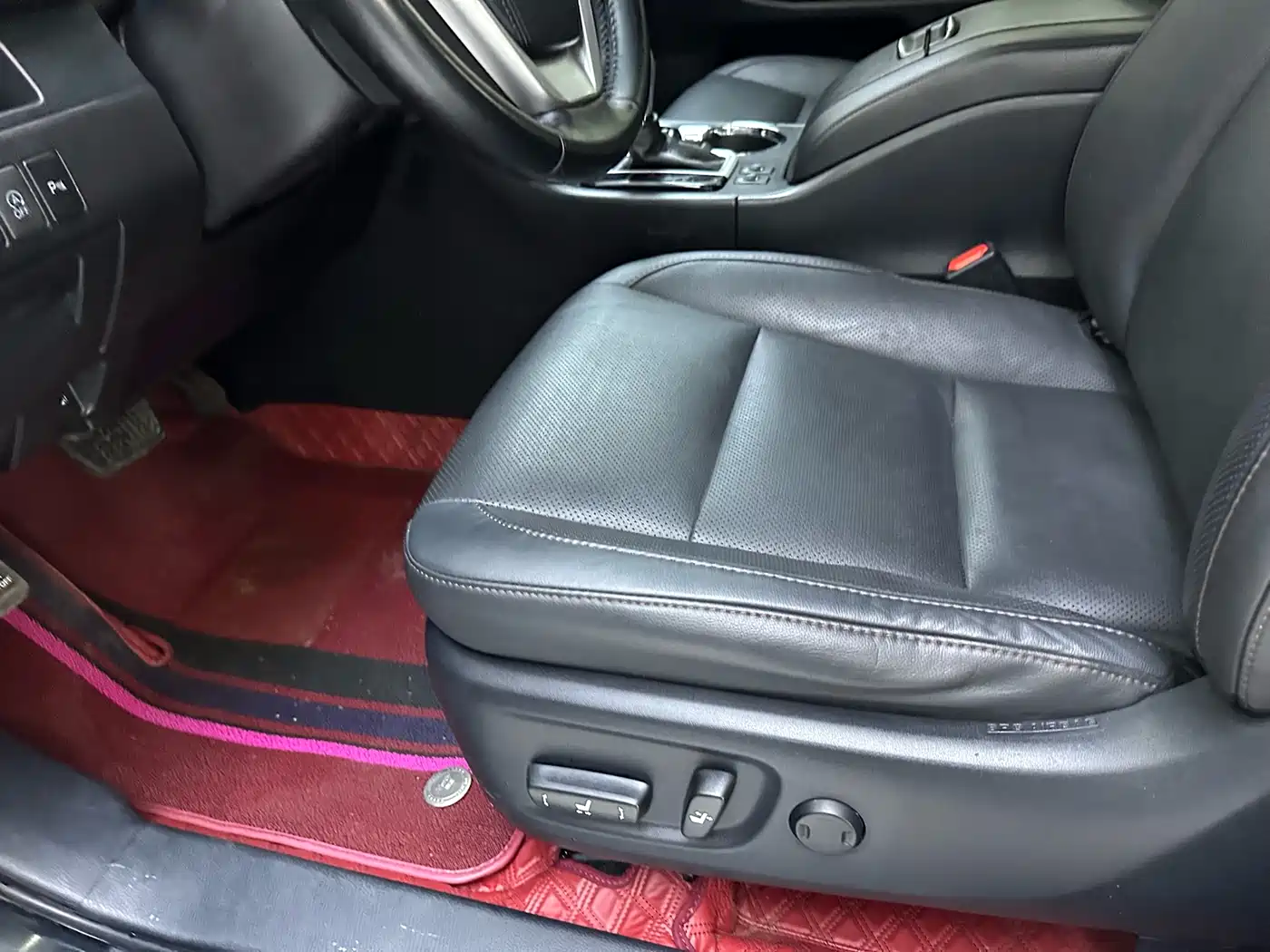 TOYOTA HIGHLANDER