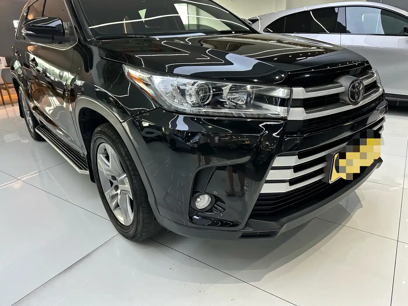 TOYOTA HIGHLANDER