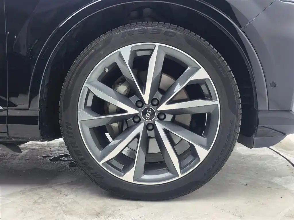 Audi Q7 2023 55 TFSI quattro S line Sport фото 28