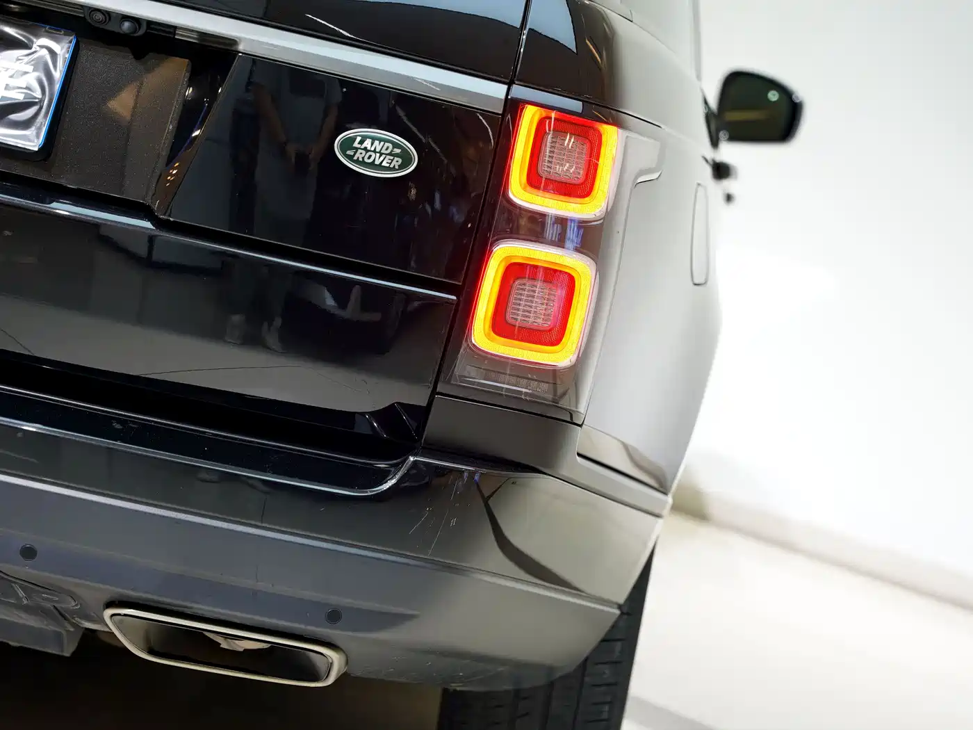 Land Rover Range Rover 2021 3.0 L6 Golden Age Edition фото 9