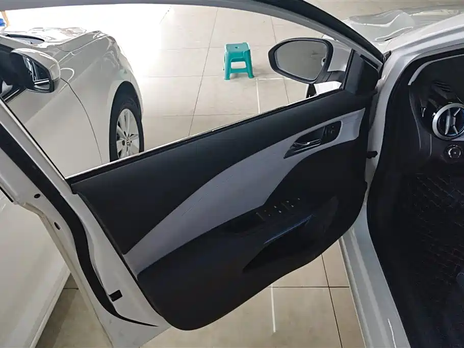 Chevrolet Monza 2024 1.5L Dual-Clutch Enjoyment Edition фото 7
