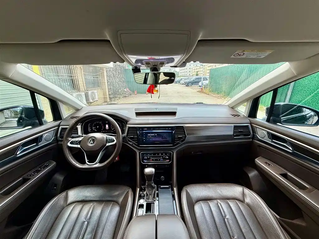Volkswagen Viloran 2020 330TSI Luxury Edition фото 9