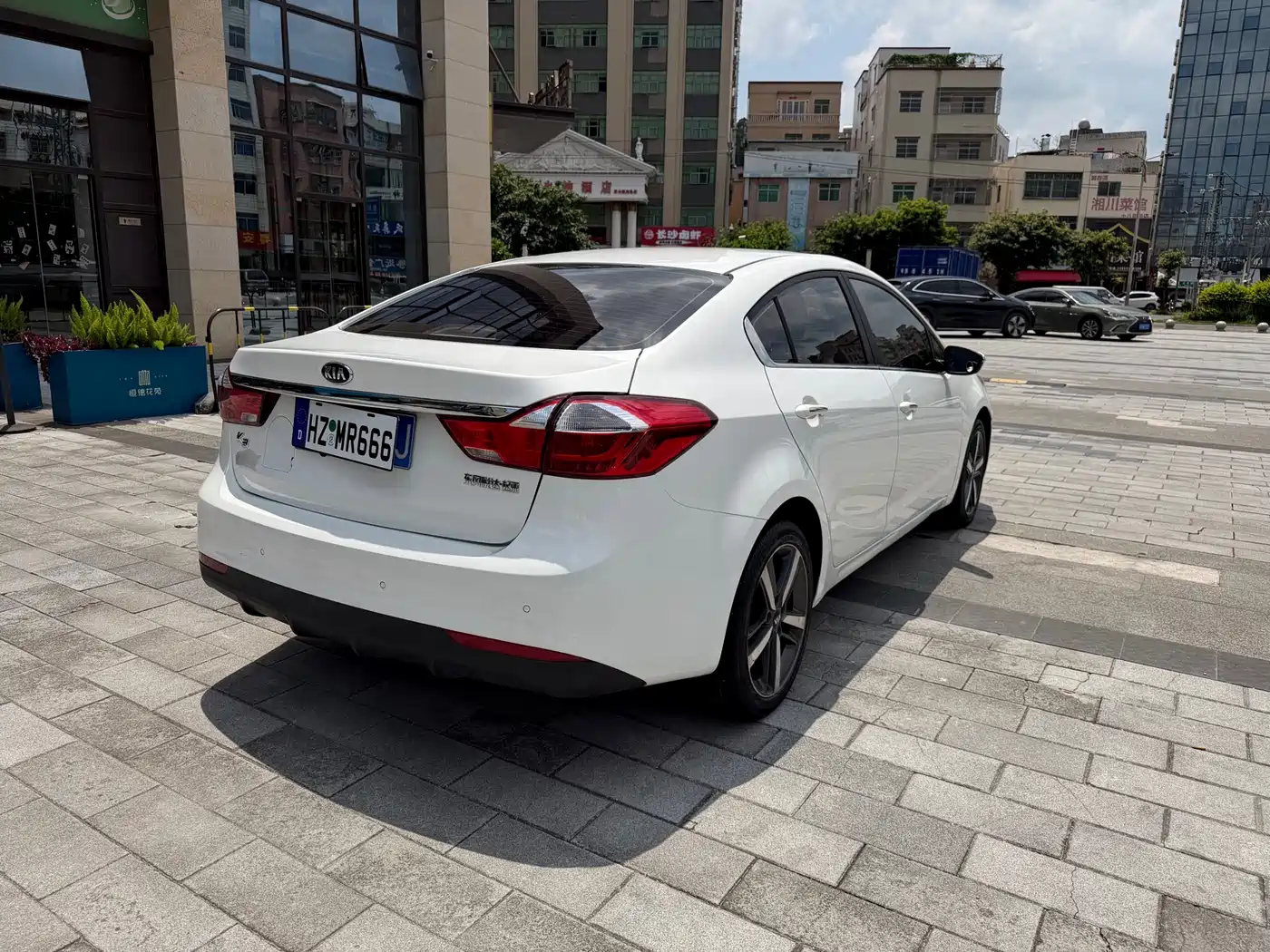 Kia K3 2017 1.6L Automatic 15th Anniversary Special GLS фото 4