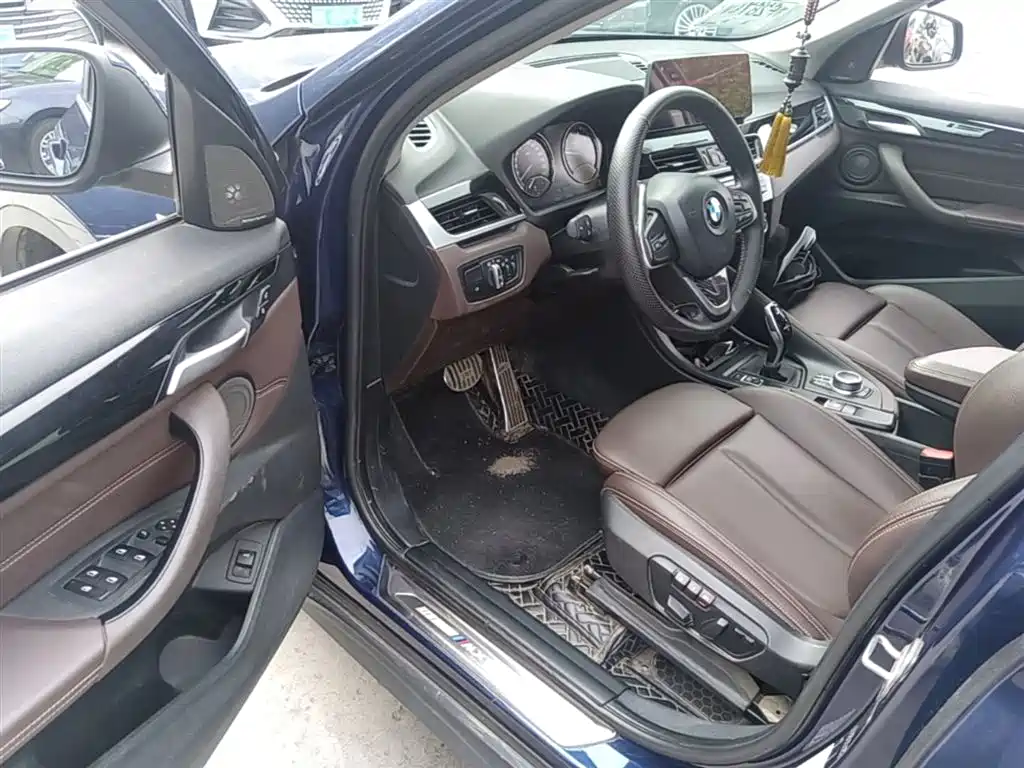 BMW X1 2020 sDrive25Li Leading Model фото 16