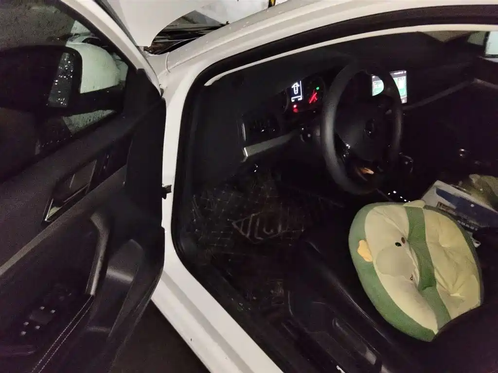 Volkswagen Lavida 2022 1.5L Auto Trend Edition фото 13