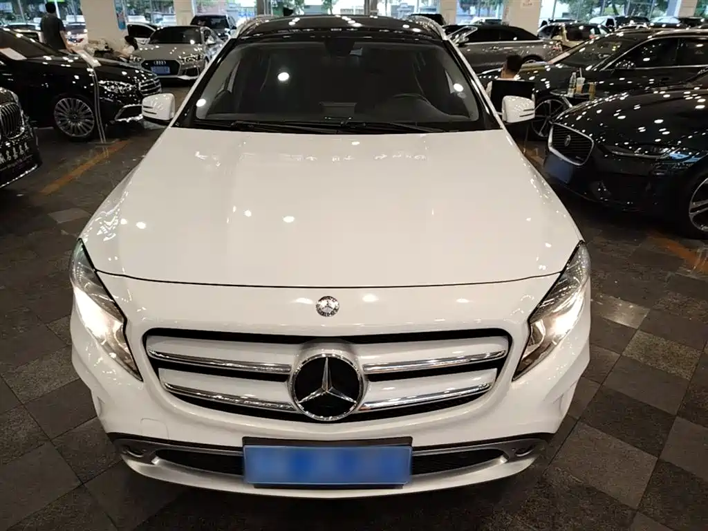 Mercedes-Benz GLA 2015 GLA 200 Dynamic фото 3