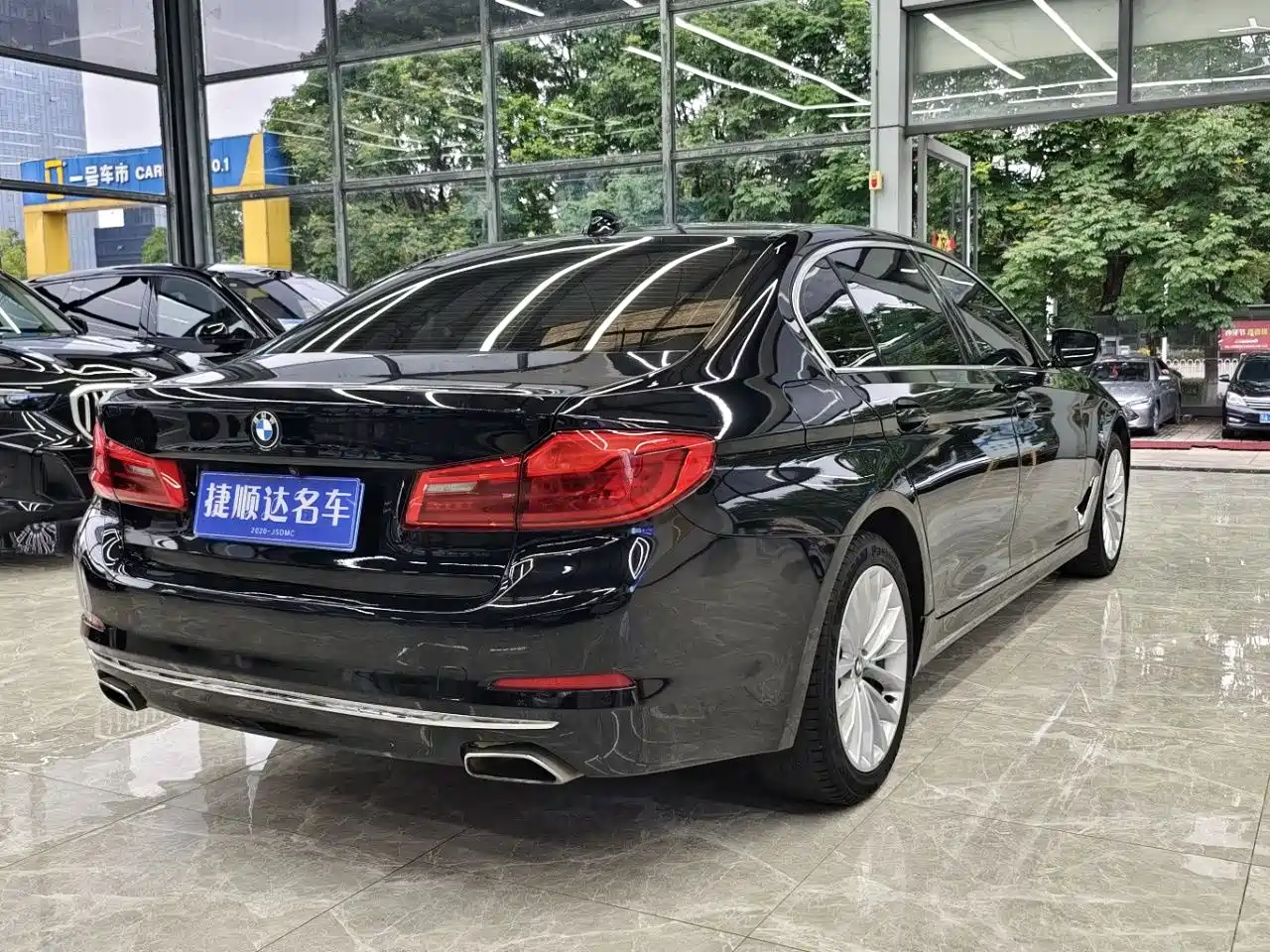 BMW 5 Series 2019 525Li Luxury Package фото 17