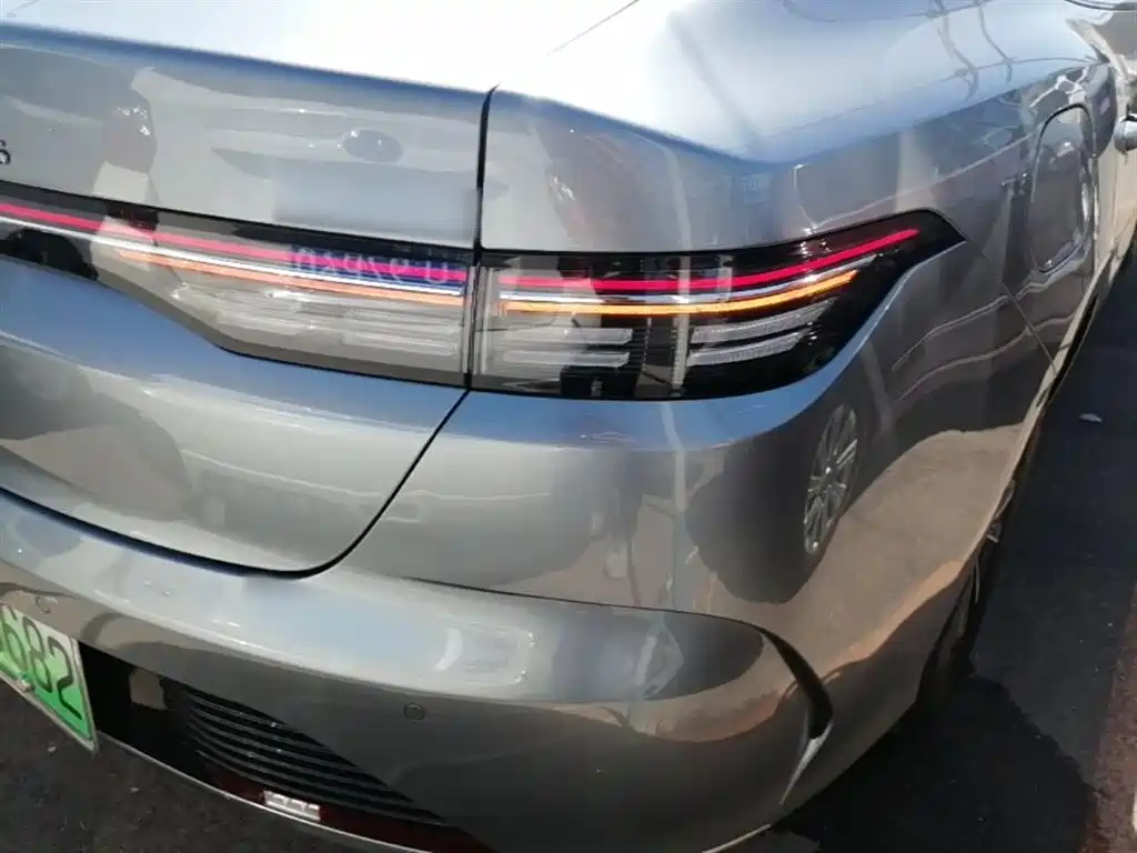 BYD Destroyer 05 2024 Glory Edition DM-i 55KM Luxury фото 8