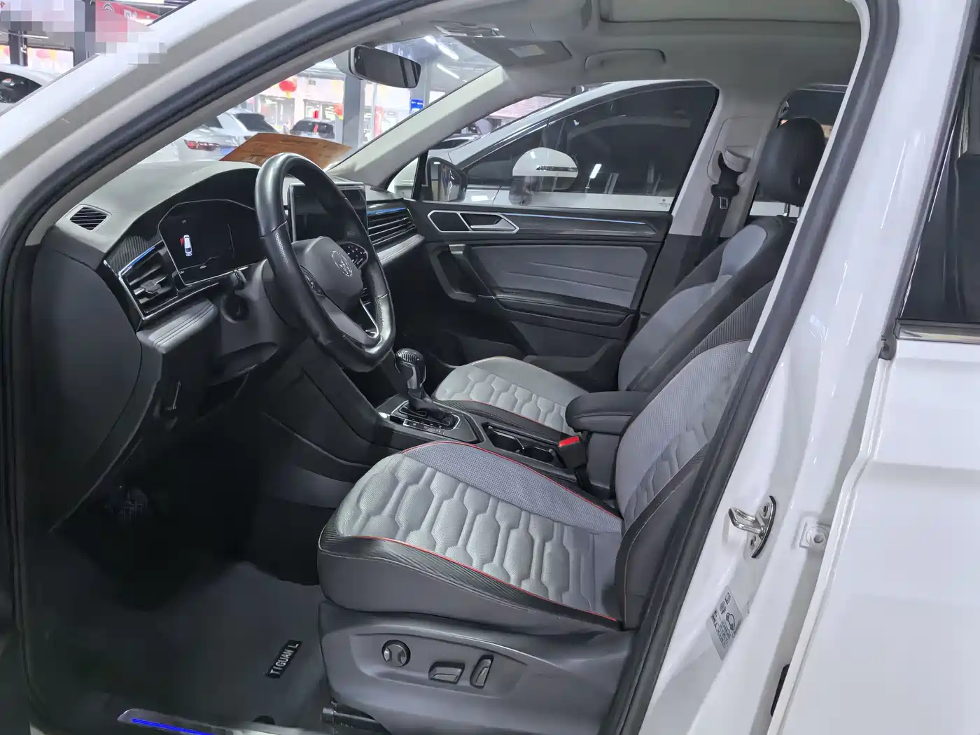 Volkswagen Tiguan L PHEV 2022 430PHEV Plug-in Hybrid Flagship Edition фото 7