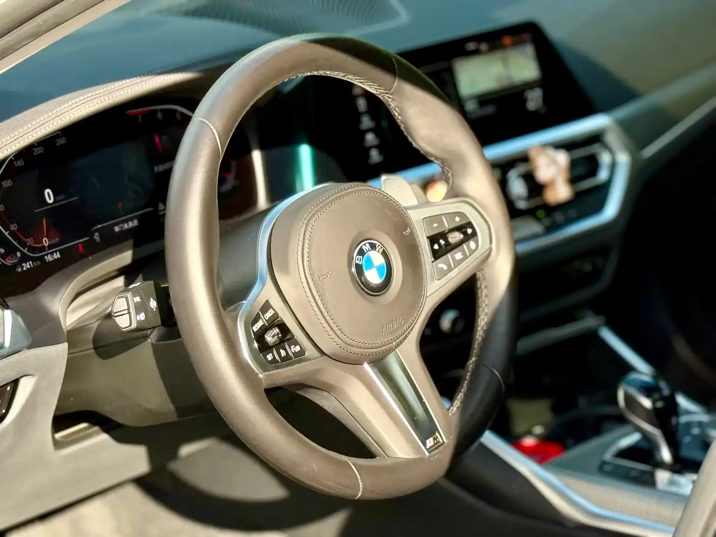 BMW 3 Series 2022 Facelift 325i M Sport Shadow Edition фото 12