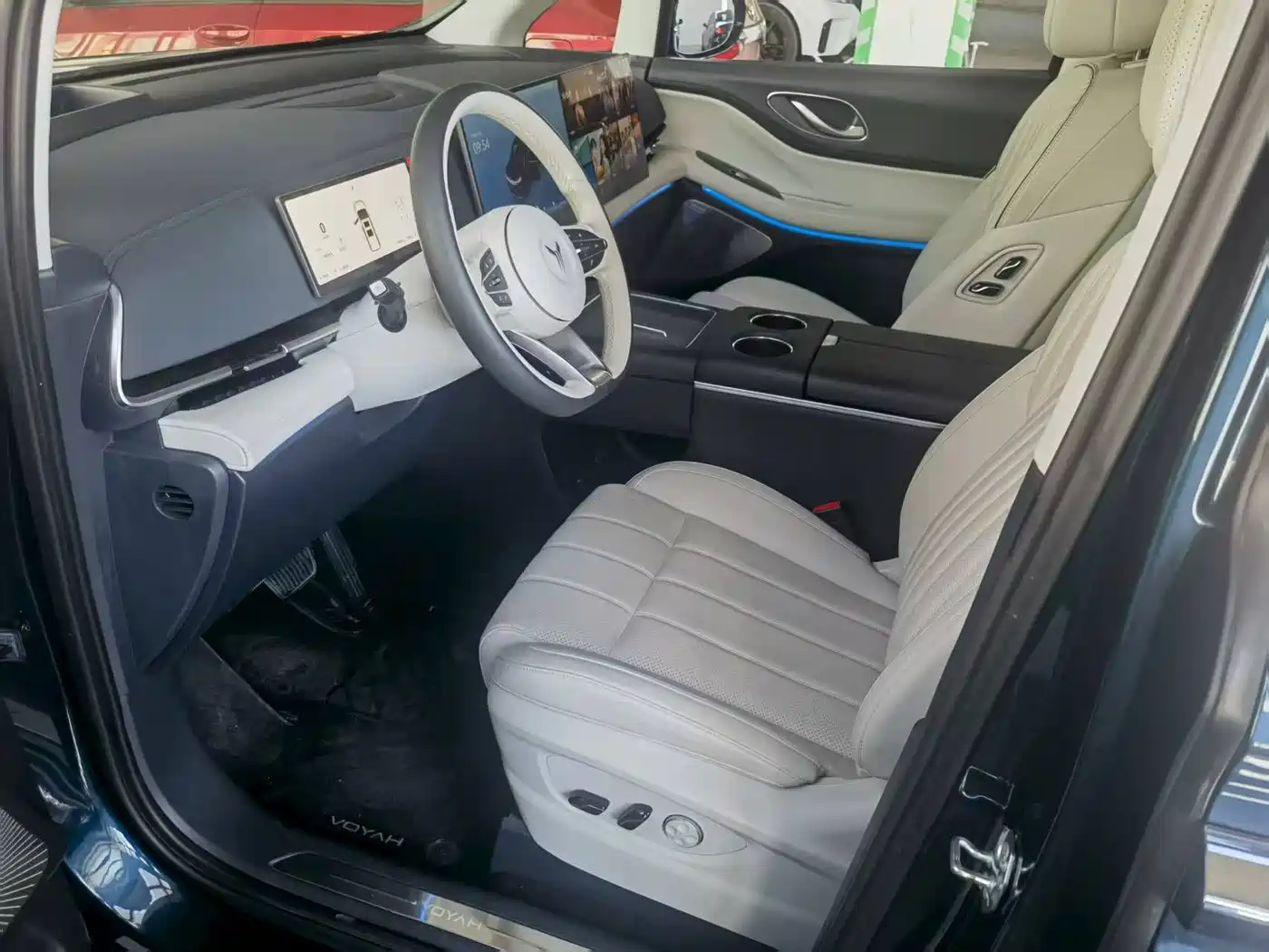 Voyah Auto Voyah Dreamer 2025 PHEV AWD Flagship Kunpeng Edition фото 9