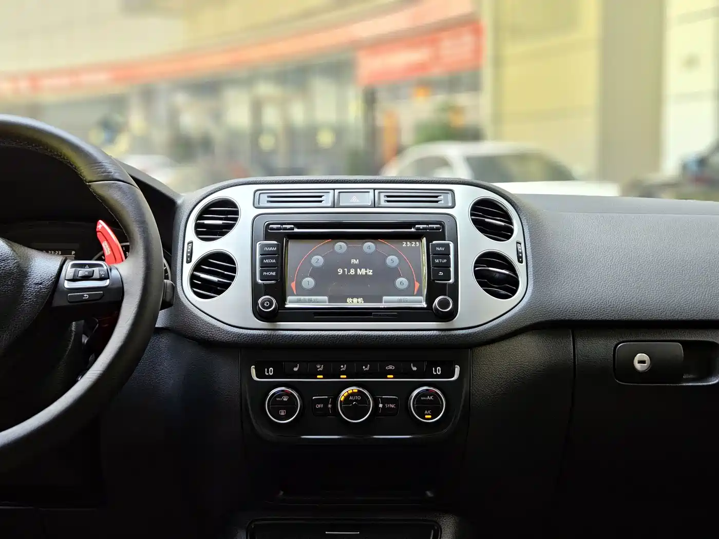 Volkswagen Tiguan 2013 1.8TSI Auto 4WD Luxury фото 15