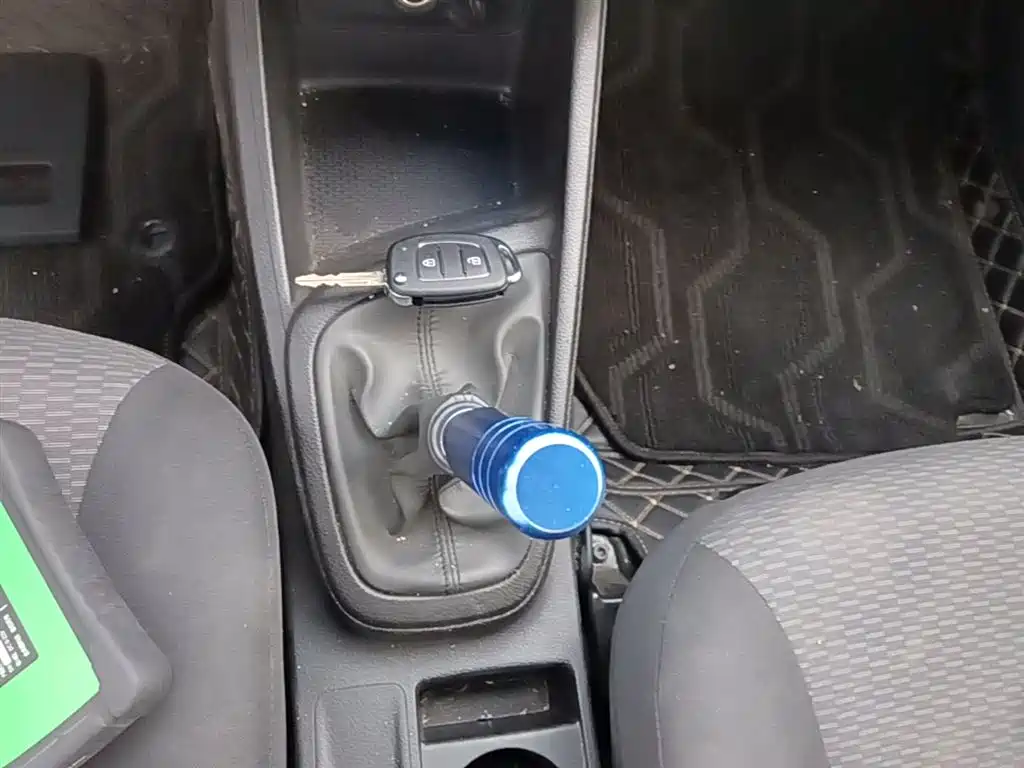 Hyundai Verna 2017 1.4L Manual Renewal Edition China VI фото 14