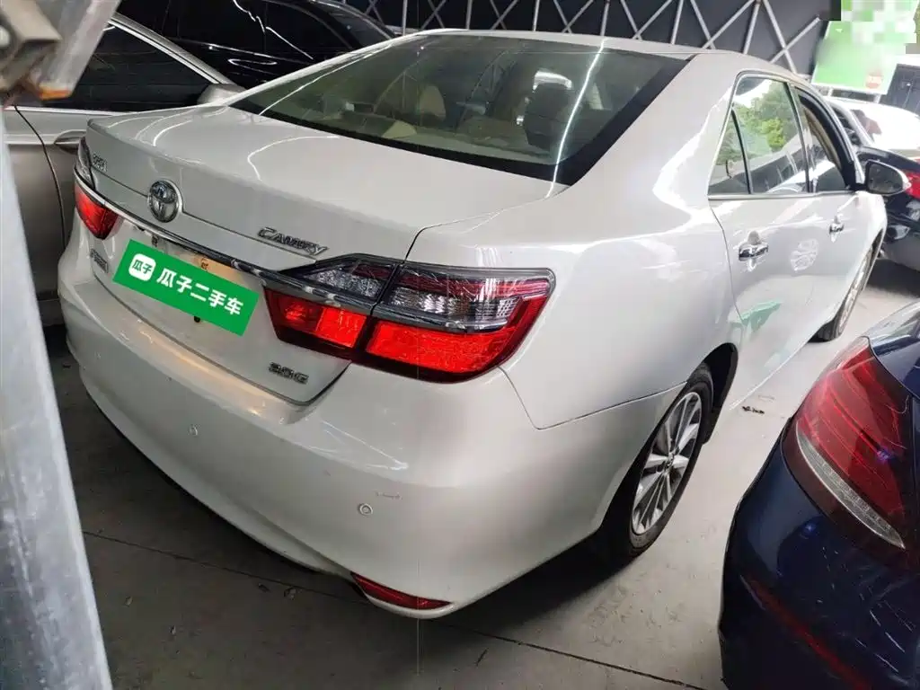 Toyota Camry 2015 2.0G Leading Edition фото 5