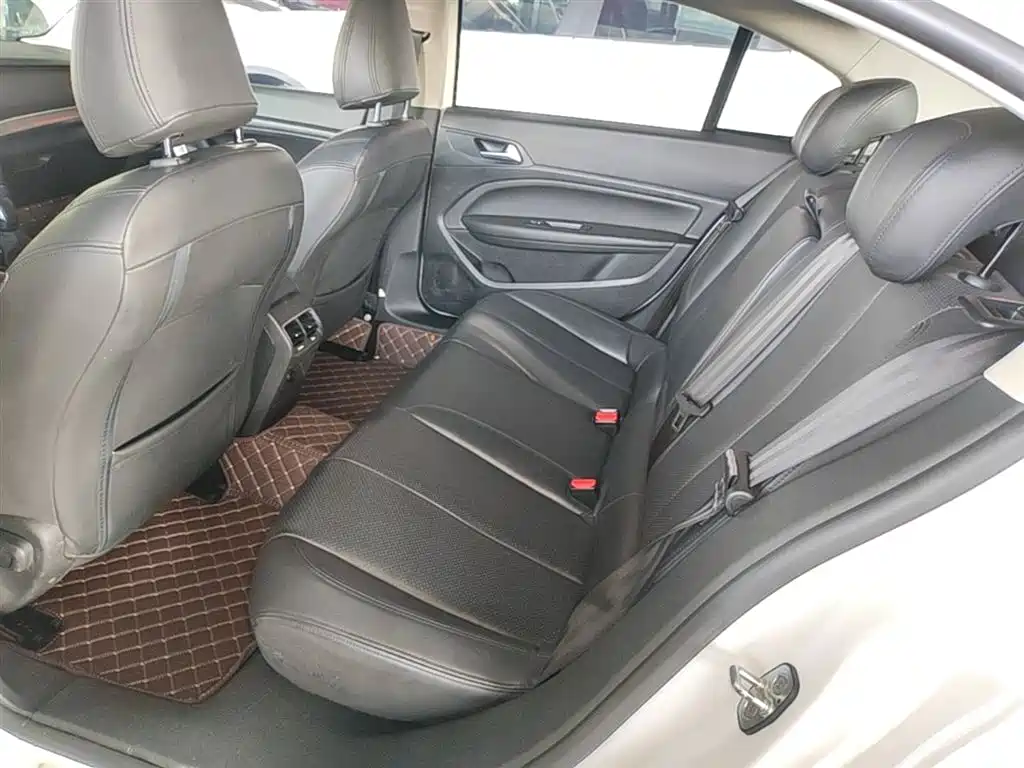 Peugeot 408 2018 350THP Automatic Luxury Edition фото 17