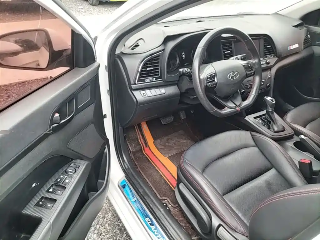 Hyundai Elantra 2016 1.4T DCT Dynamic·Vitality фото 16