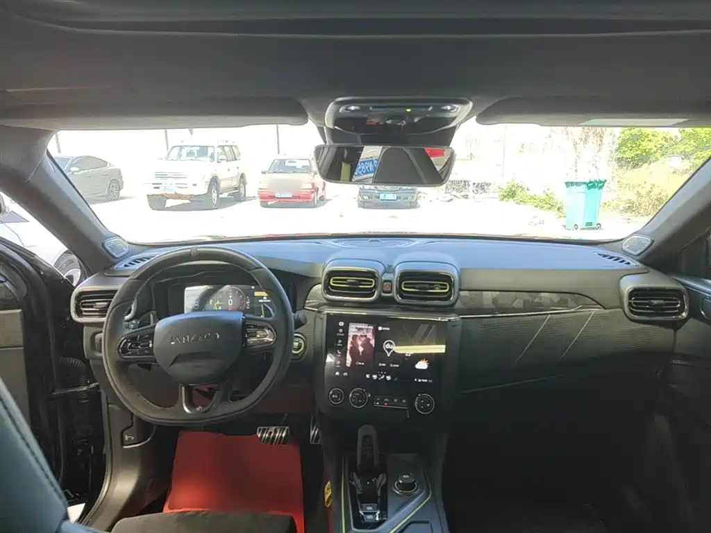 Lynk & Co 03 2021 03+ 2.0TD Auto Wind Rider Edition фото 10