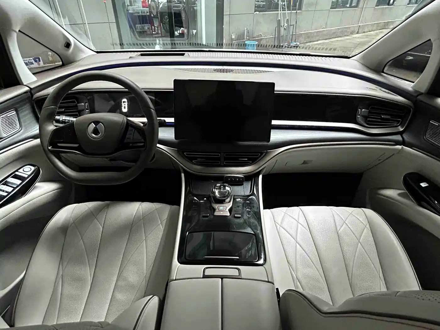 Denza D9 2022 DM-i 970 AWD Flagship фото 13