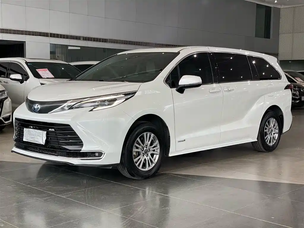 Toyota Sienna 2023 2.5L Hybrid Comfort Edition
