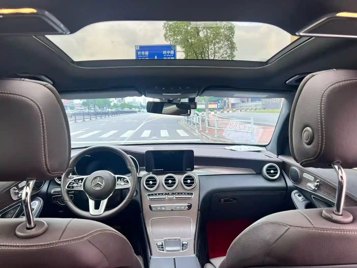 Mercedes-Benz GLC 2022 Model GLC 260 L 4MATIC Luxury Edition фото 5