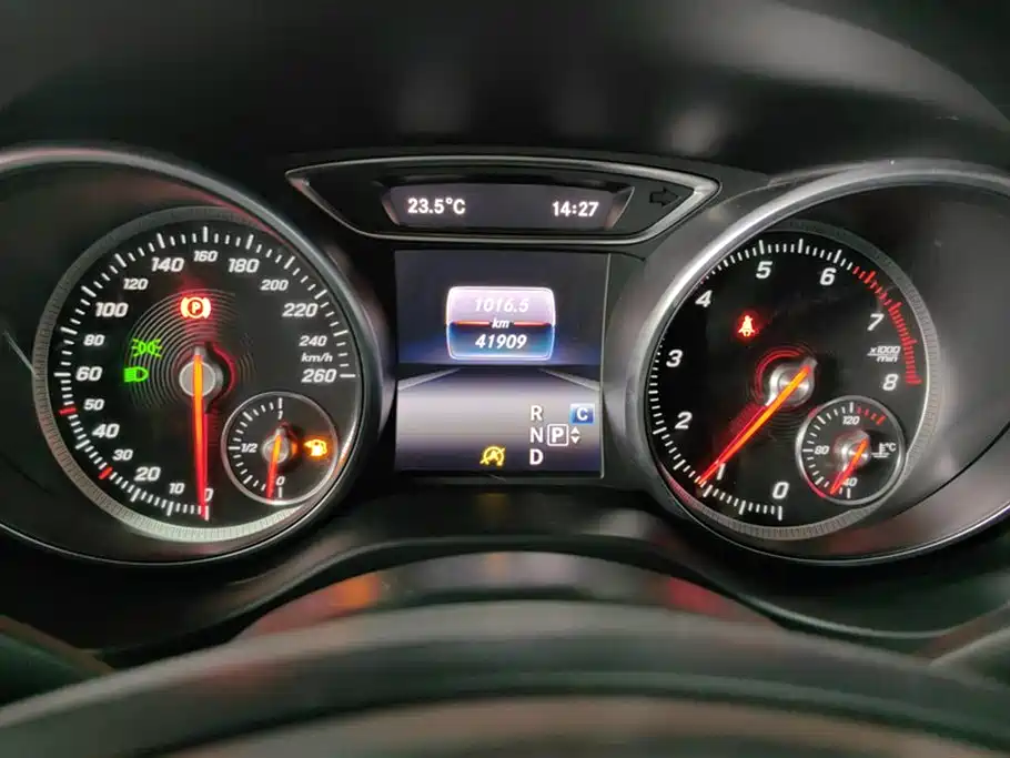 Mercedes-Benz GLA 2018 GLA 200 Fashion фото 14