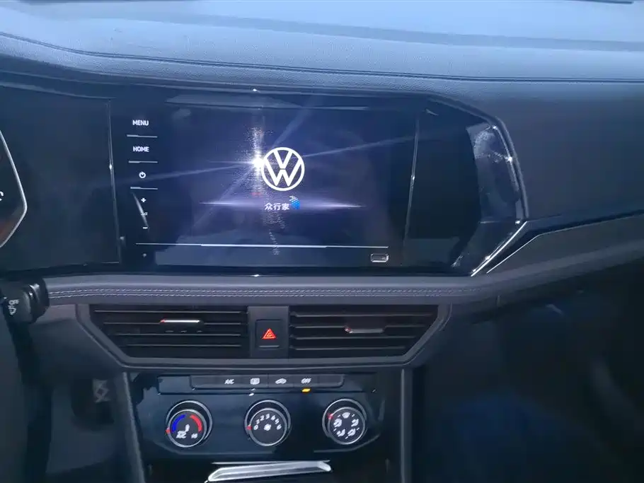 Volkswagen Sagitar 2021 280TSI DSG Surpassing Edition фото 13