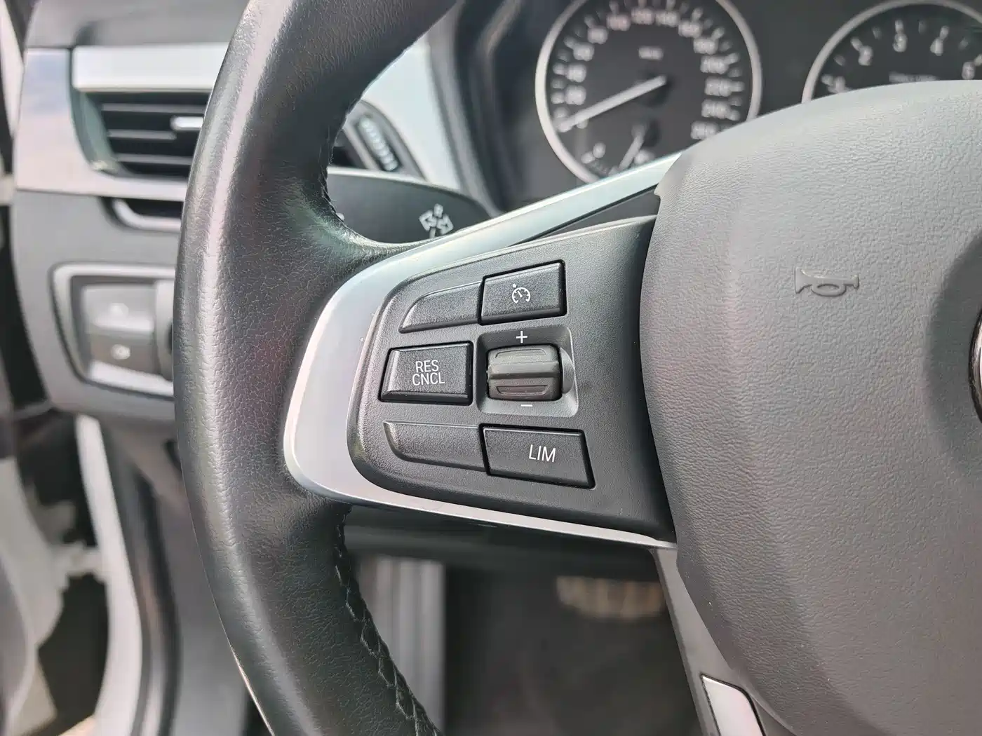 BMW X1 2018 sDrive20Li Leading Model фото 22
