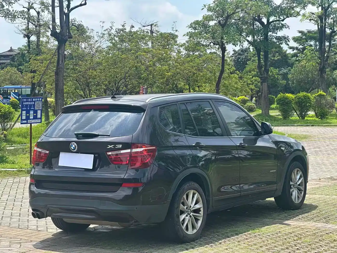 BMW X3 (Import) 2014 xDrive28i Leading Edition фото 11