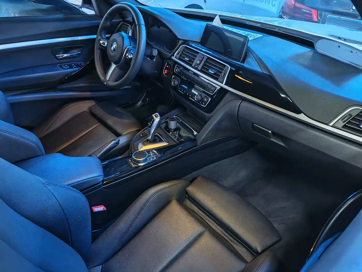 BMW 3 Series GT 2019 320i M Sport Package фото 18