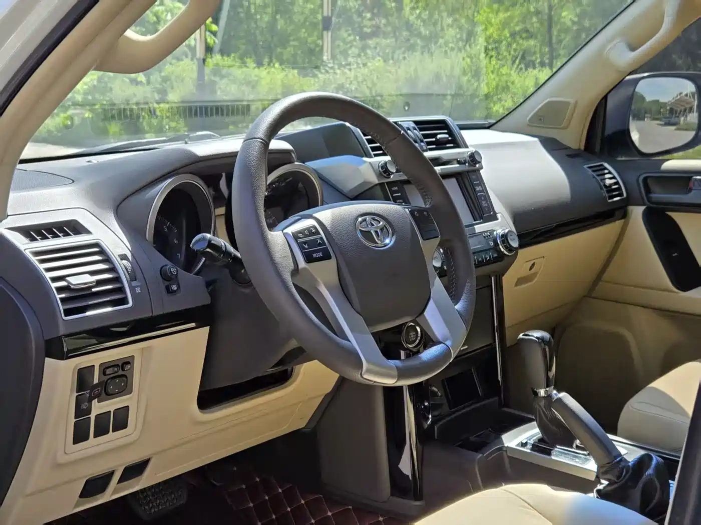 Toyota Prado 2016 2.7L Auto Luxury Edition фото 6