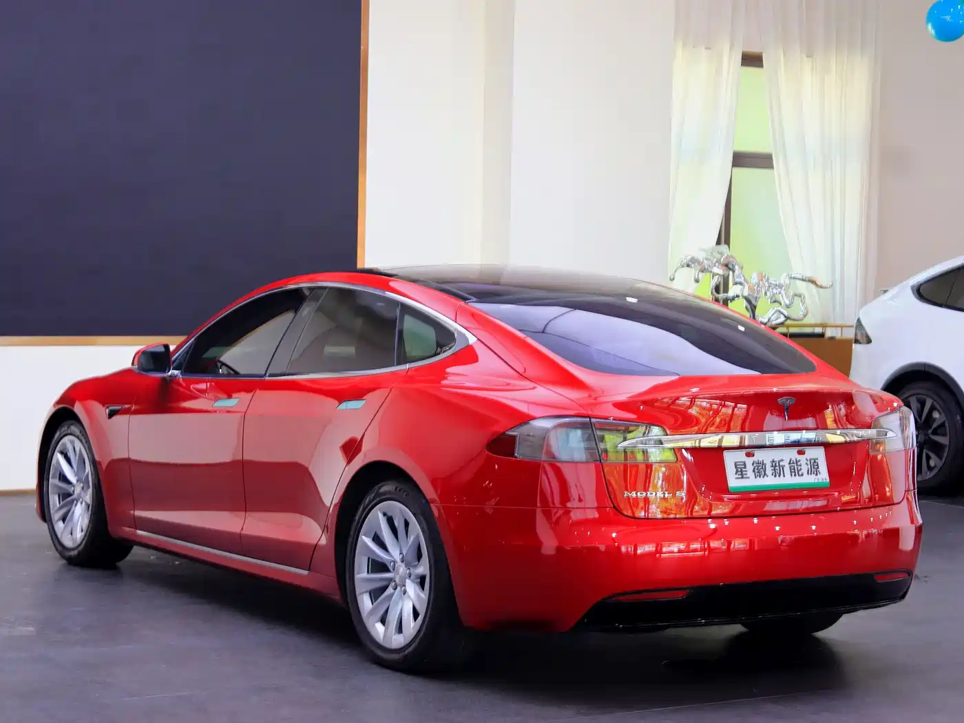 TESLA MODEL S
