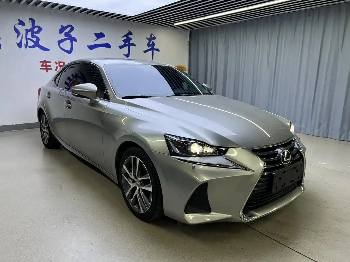 Lexus IS 2017 300 Leading Edition фото 3