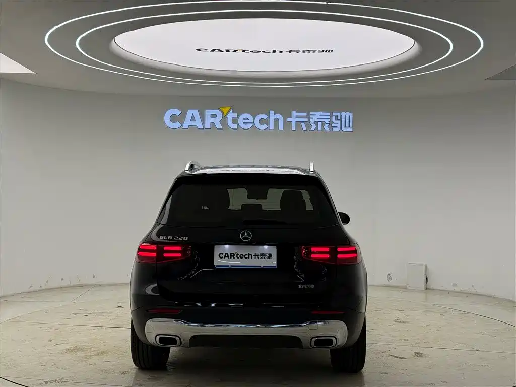 MERCEDES-BENZ GLB