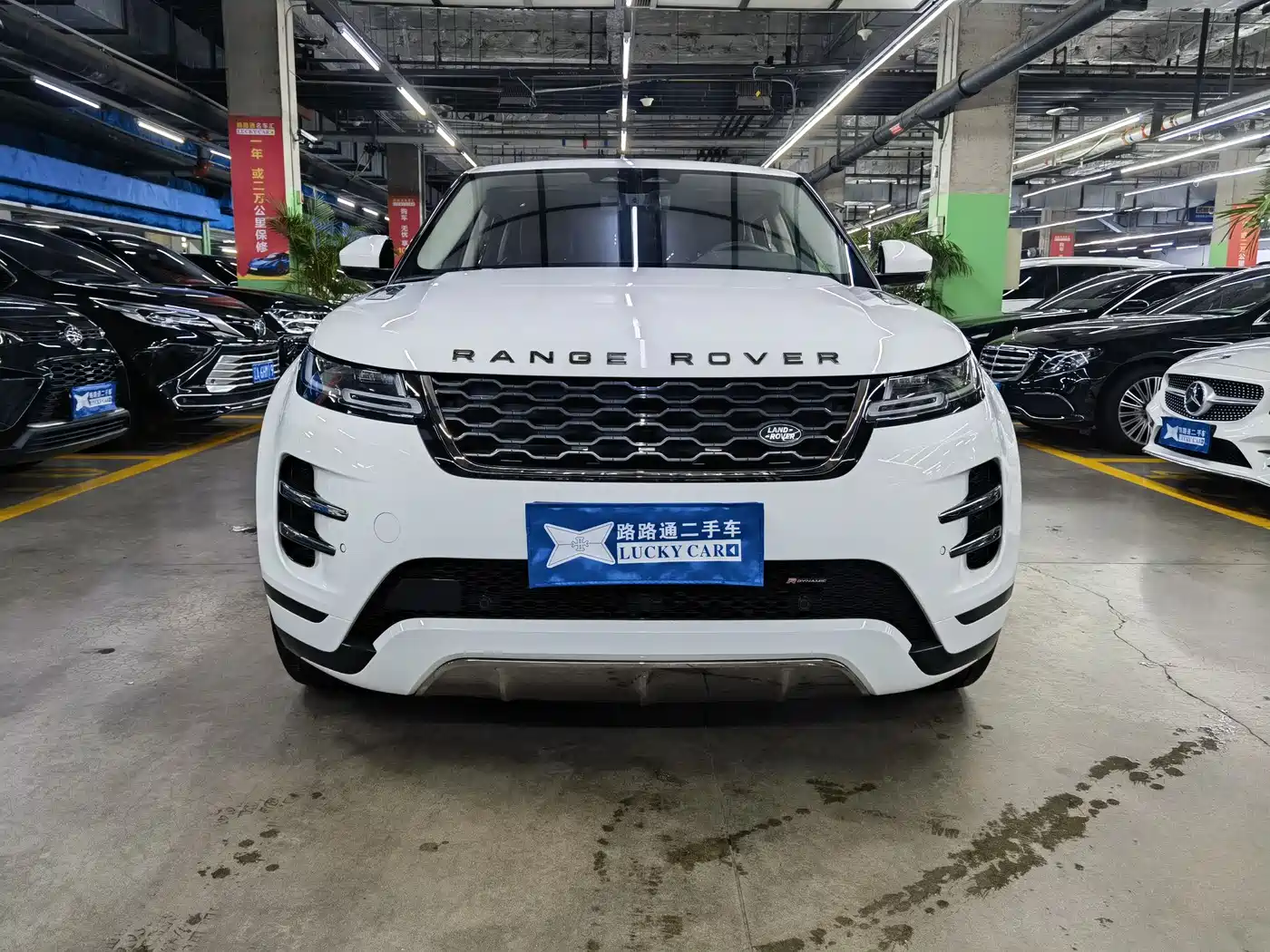 Land Rover Range Rover Evoque 2022 Range Rover Evoque L 249PS R-Dynamic Luxury Edition фото 2