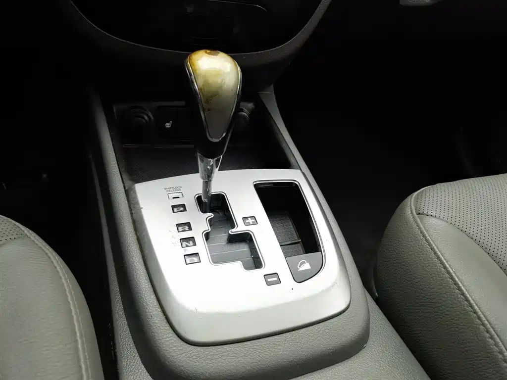 Hyundai Santa Fe Classic 2012 2.4 Ultimate Edition 7-Seater AWD фото 13