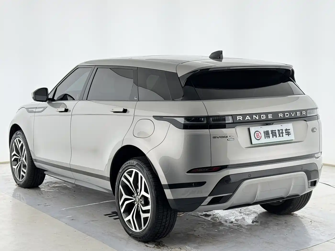 Land Rover Range Rover Evoque New Energy 2022 Range Rover Evoque L P300e Plug-in Hybrid фото 10