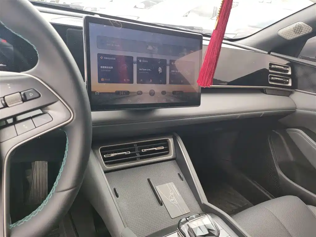 BYD Qin L 2024 DM-i 80KM Superior фото 10
