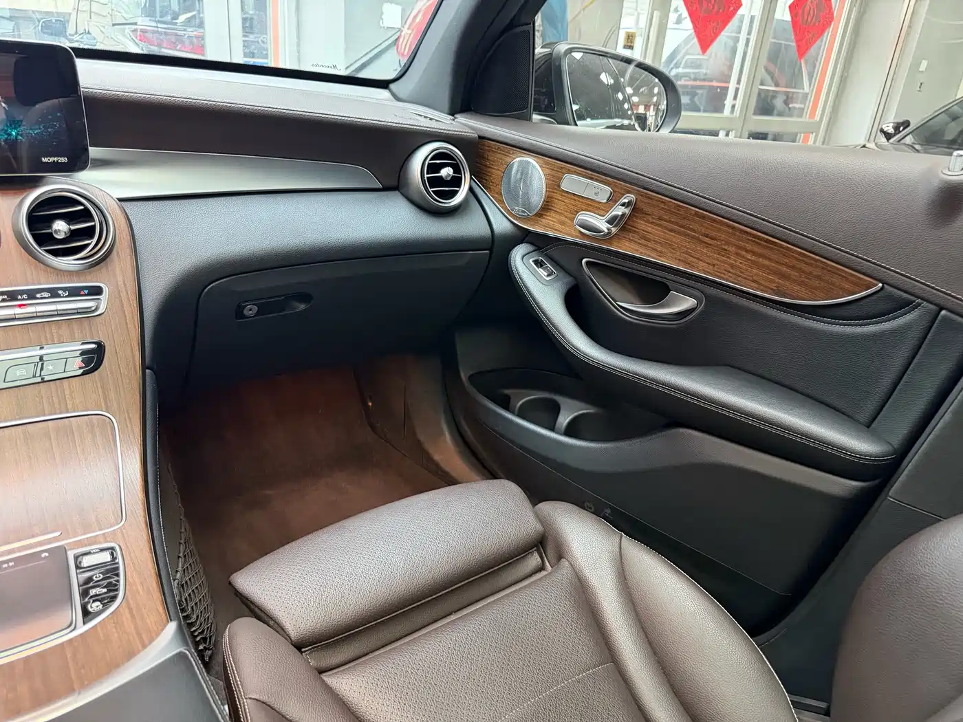 Mercedes-Benz GLC 2020 GLC 300 L 4MATIC Luxury фото 12
