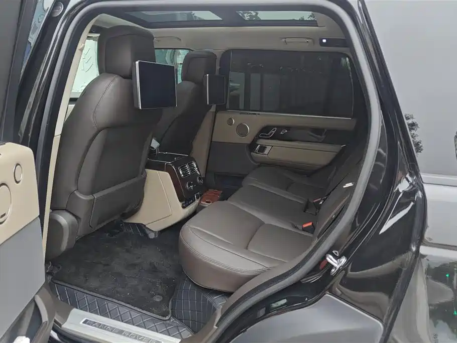 Land Rover Range Rover 2021 3.0 L6 Heritage Extended Classic Edition фото 11