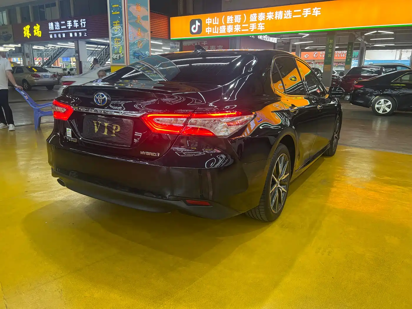 Toyota Camry 2021 Hybrid 2.5HG Luxury Edition фото 6