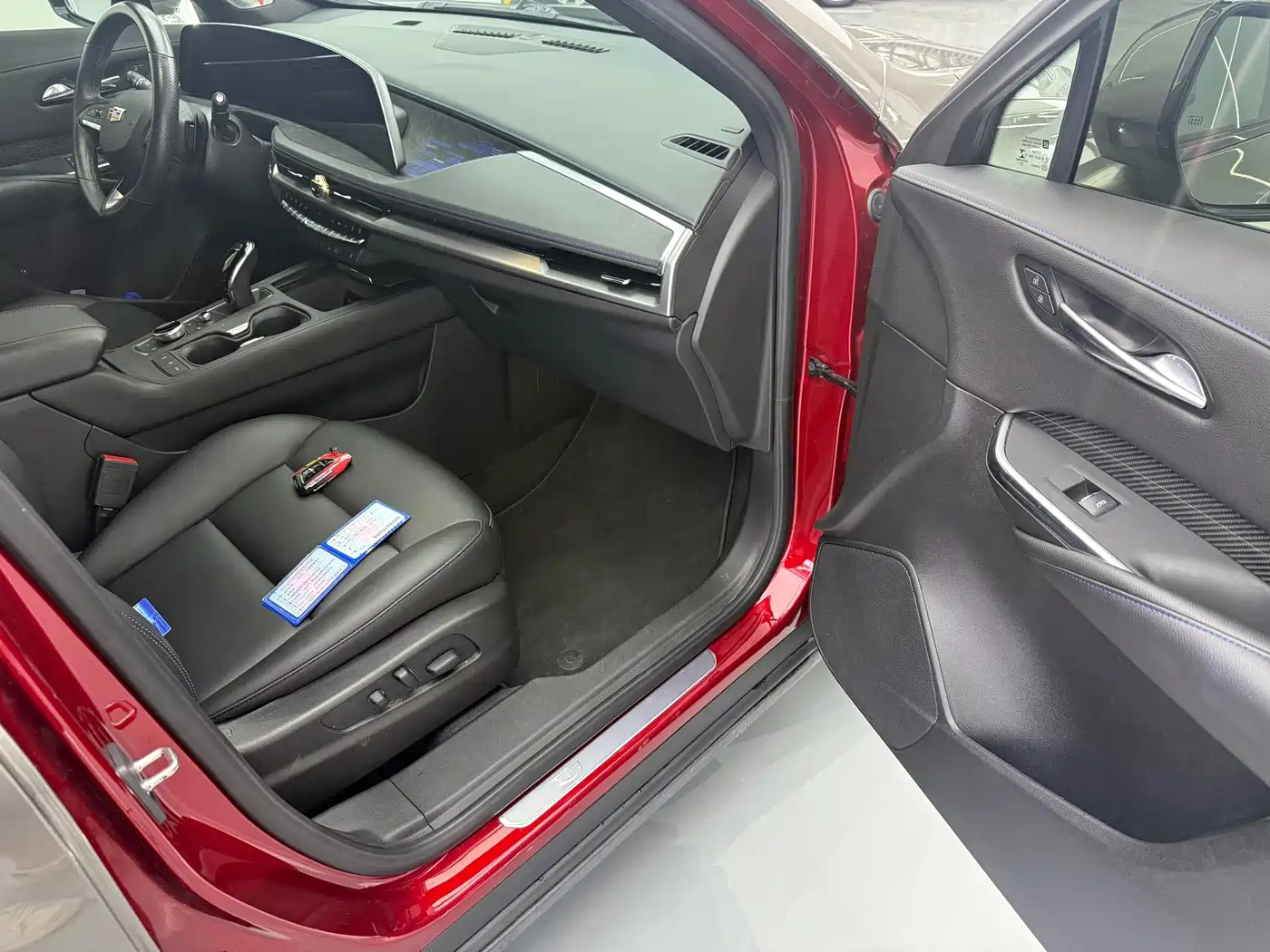 Фото 12 - Cadillac XT4