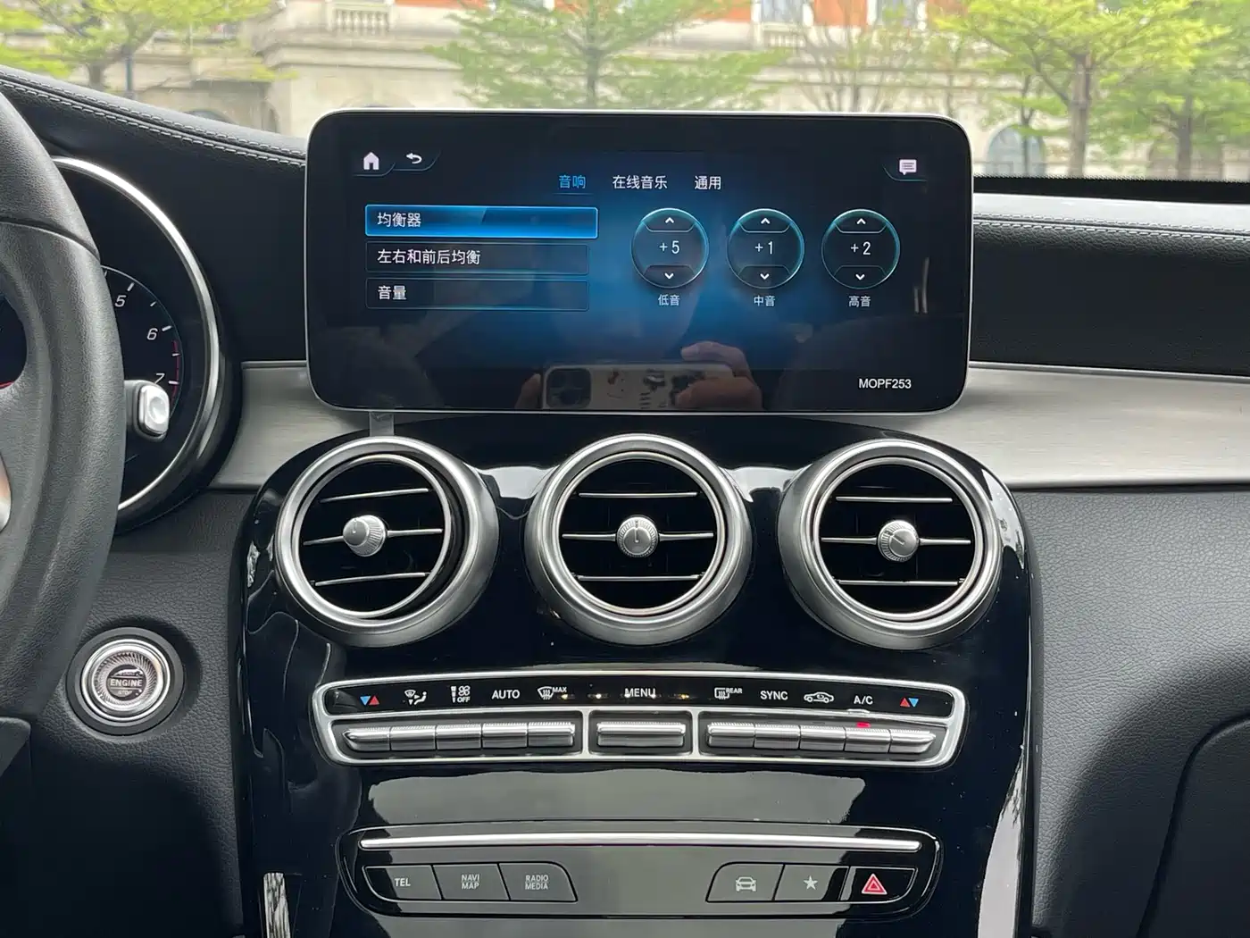 Mercedes-Benz GLC 2021 GLC 260 L 4MATIC Sporty фото 18